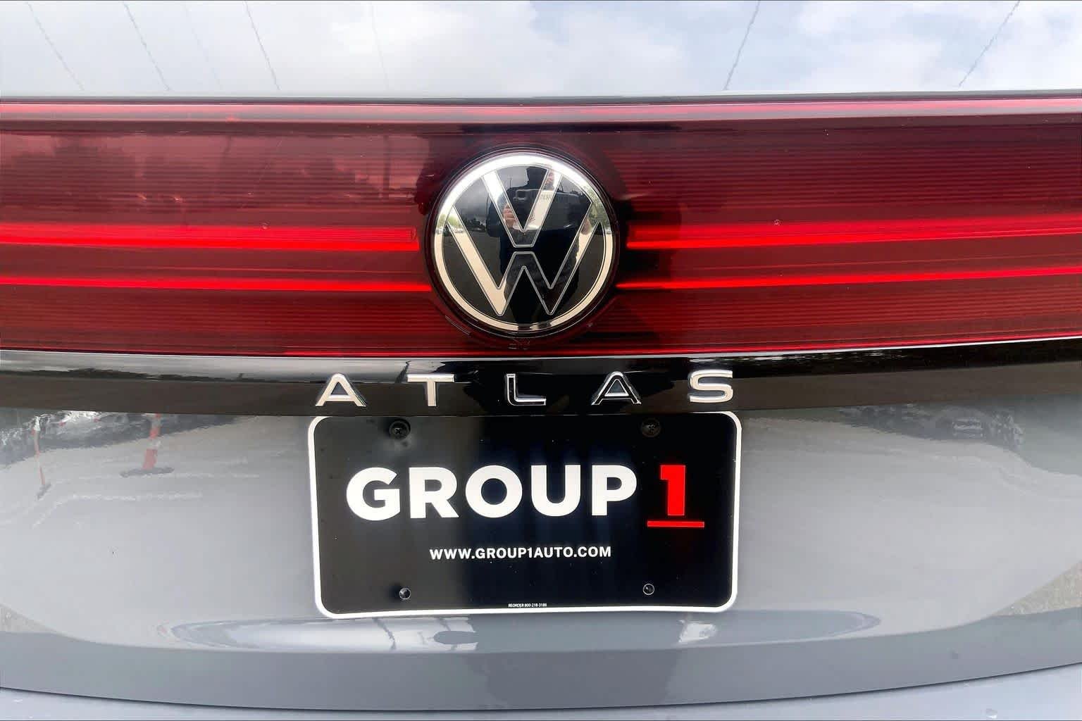 Used 2024 Pure Gray Volkswagen 2.0T Peak Edition SE w/Technology image 29