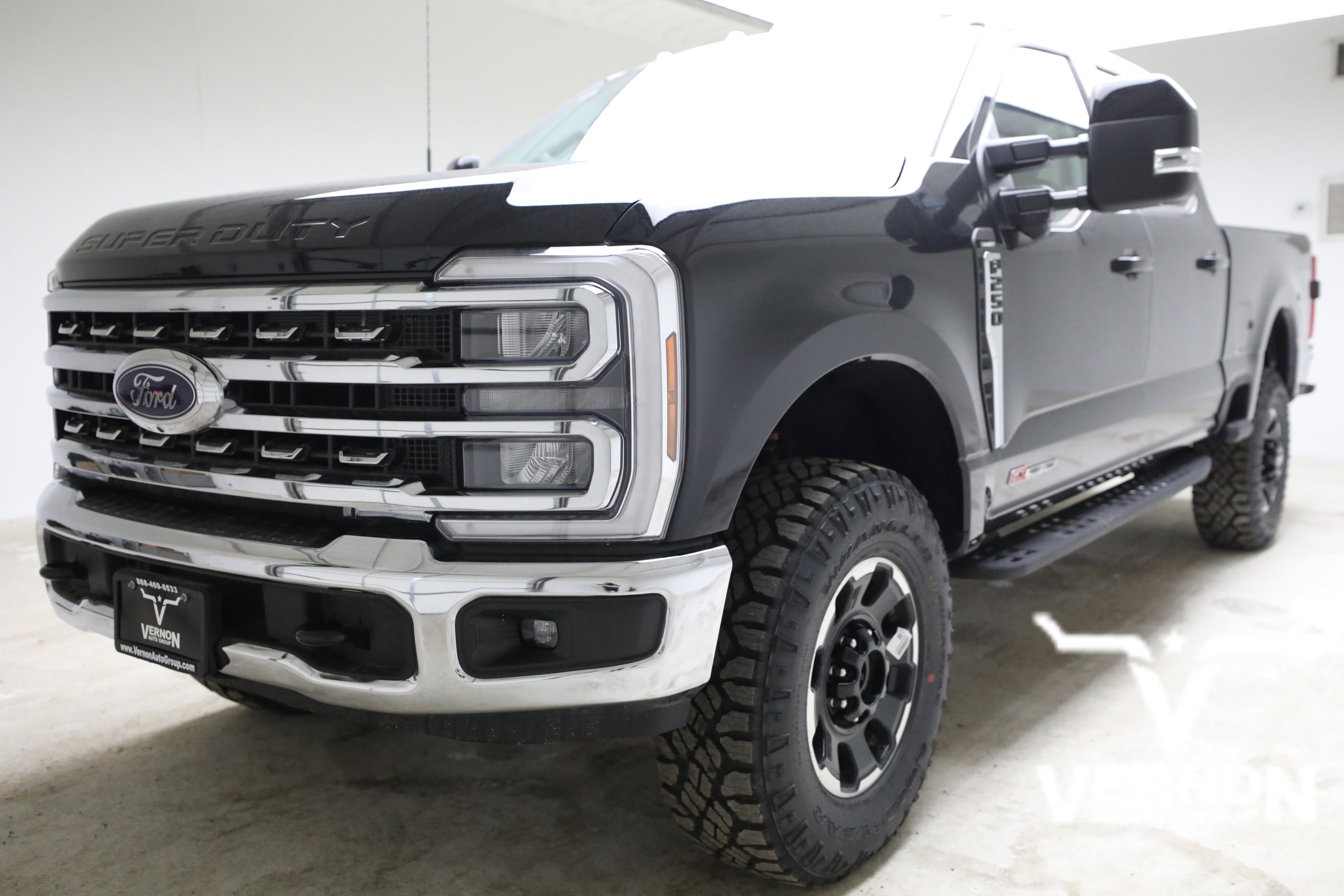 New 2026 Agate Black Metallic Ford  image 1