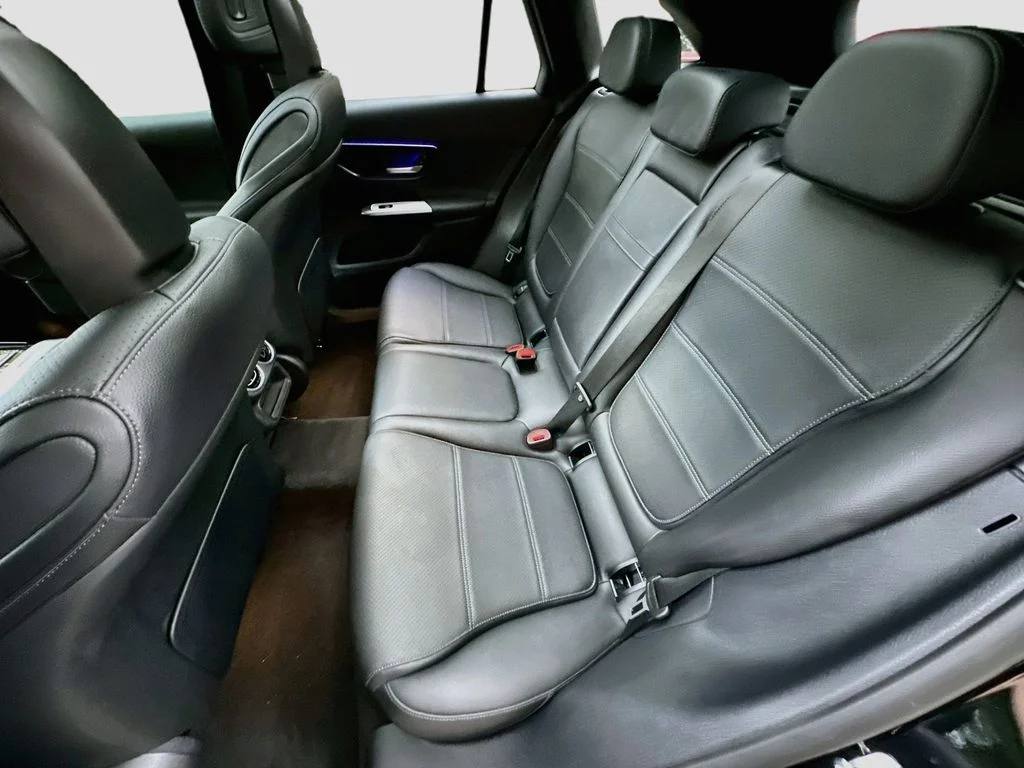 Used 2025 Black Mercedes-Benz GLC 300 image 24
