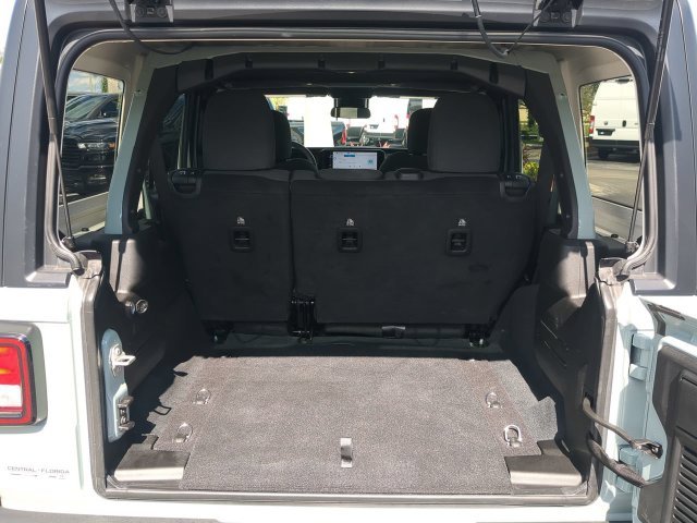 Certified Used 2024  Jeep Sport S image 14