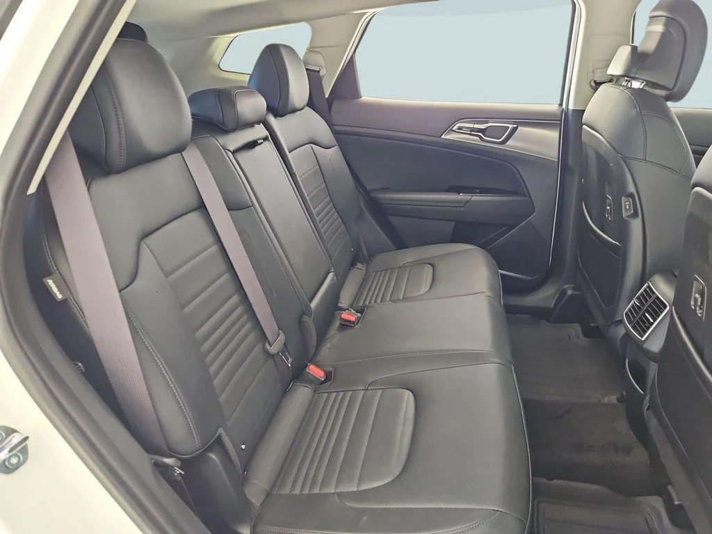 Used 2025 Snow White Pearl Kia SX-Prestige image 27