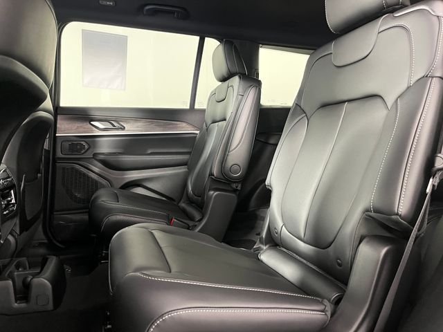New 2026 Fathom Blue Pearl-Coat Exterior Paint Jeep Limited image 7