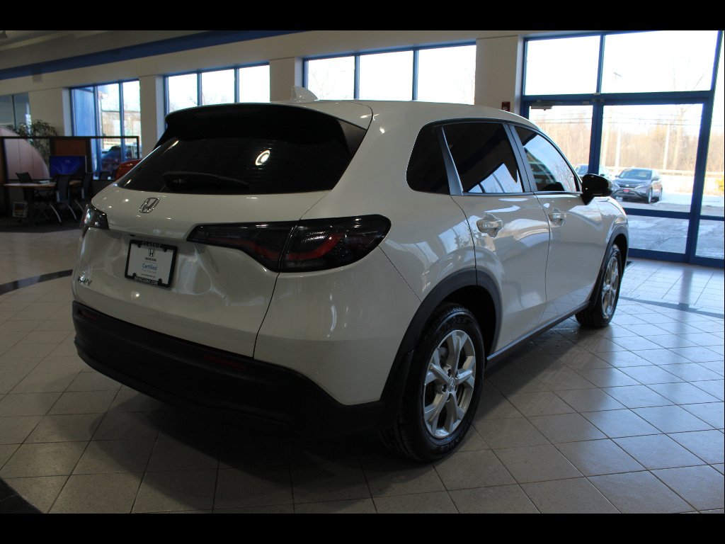Certified Used 2023 Platinum White Pearl Honda LX image 5