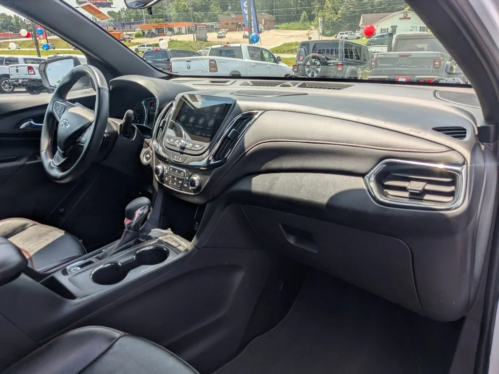 Used 2024 Summit White Chevrolet RS image 28