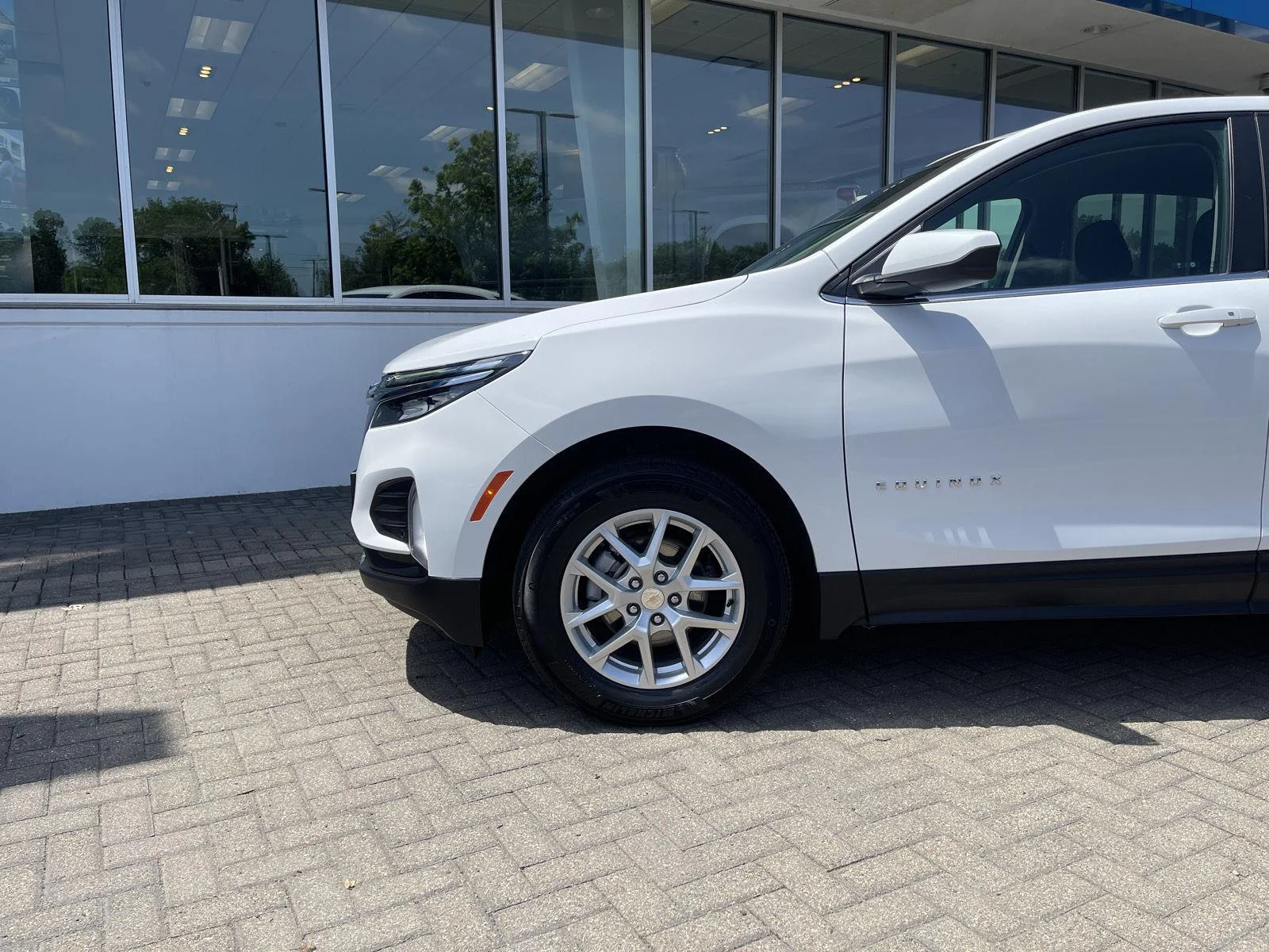 Used 2024 Summit White Chevrolet LT image 9