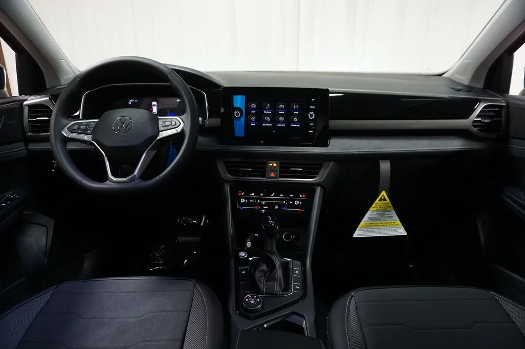 New 2026 Deep Black Volkswagen 1.5T SE Black image 13
