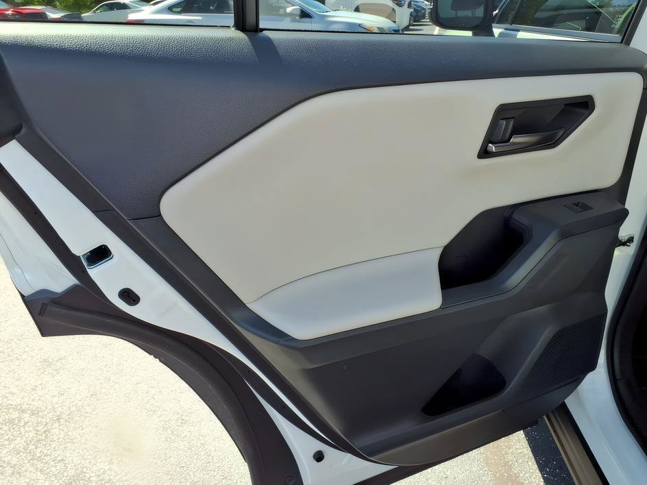 Used 2026 Wind Chill Pearl Toyota XLE Premium image 13