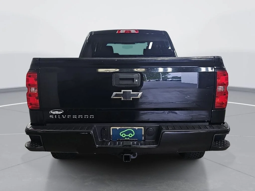 Used 2017 Black Chevrolet Custom image 5