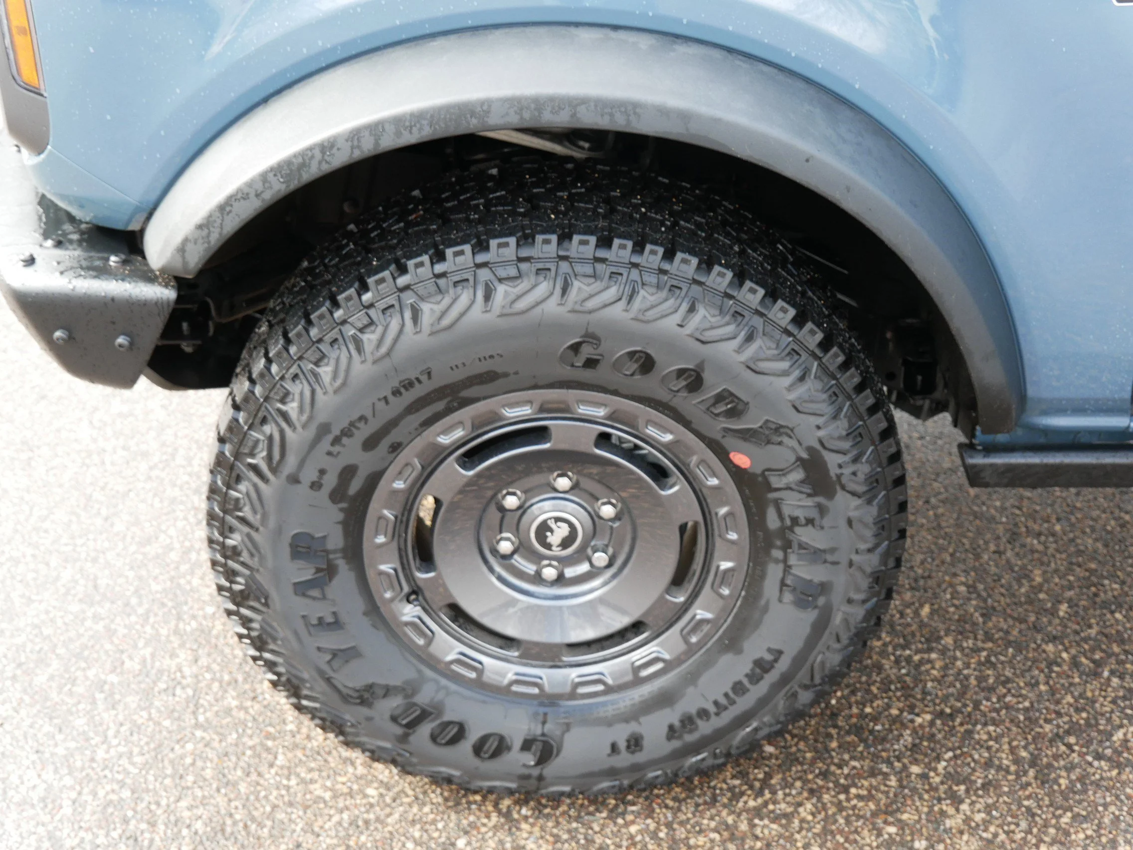 New 2025 Azure Gray Metallic Ford Badlands image 15