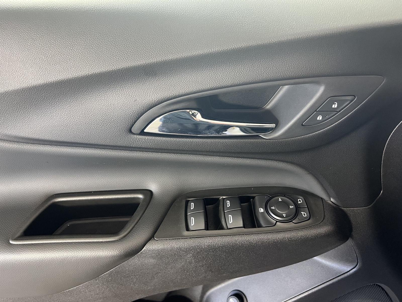 Used 2024 Summit White Chevrolet LT image 7