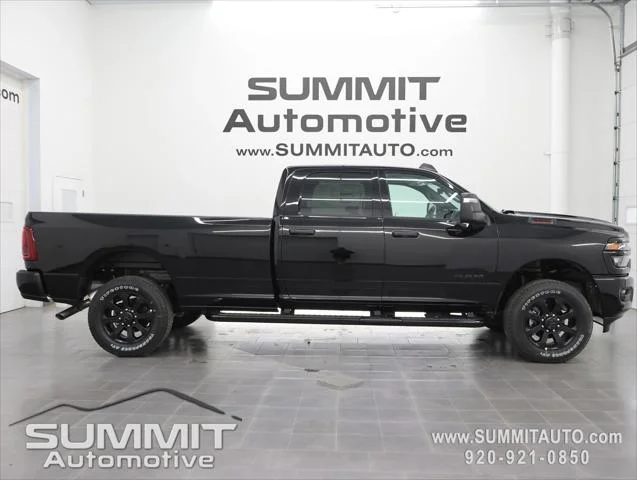 New 2026 Diamond Black Crystal Pearl-Coat Exterior Paint RAM BIG HORN image 1