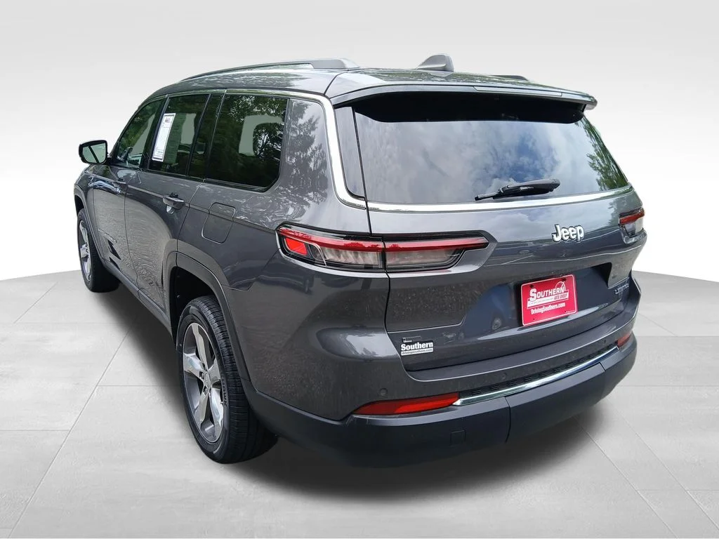 Used 2022 Gray Jeep Limited image 8