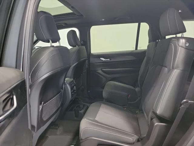 New 2026 Baltic Gray Metallic Clear-Coat Exterior Paint Jeep Laredo X image 10