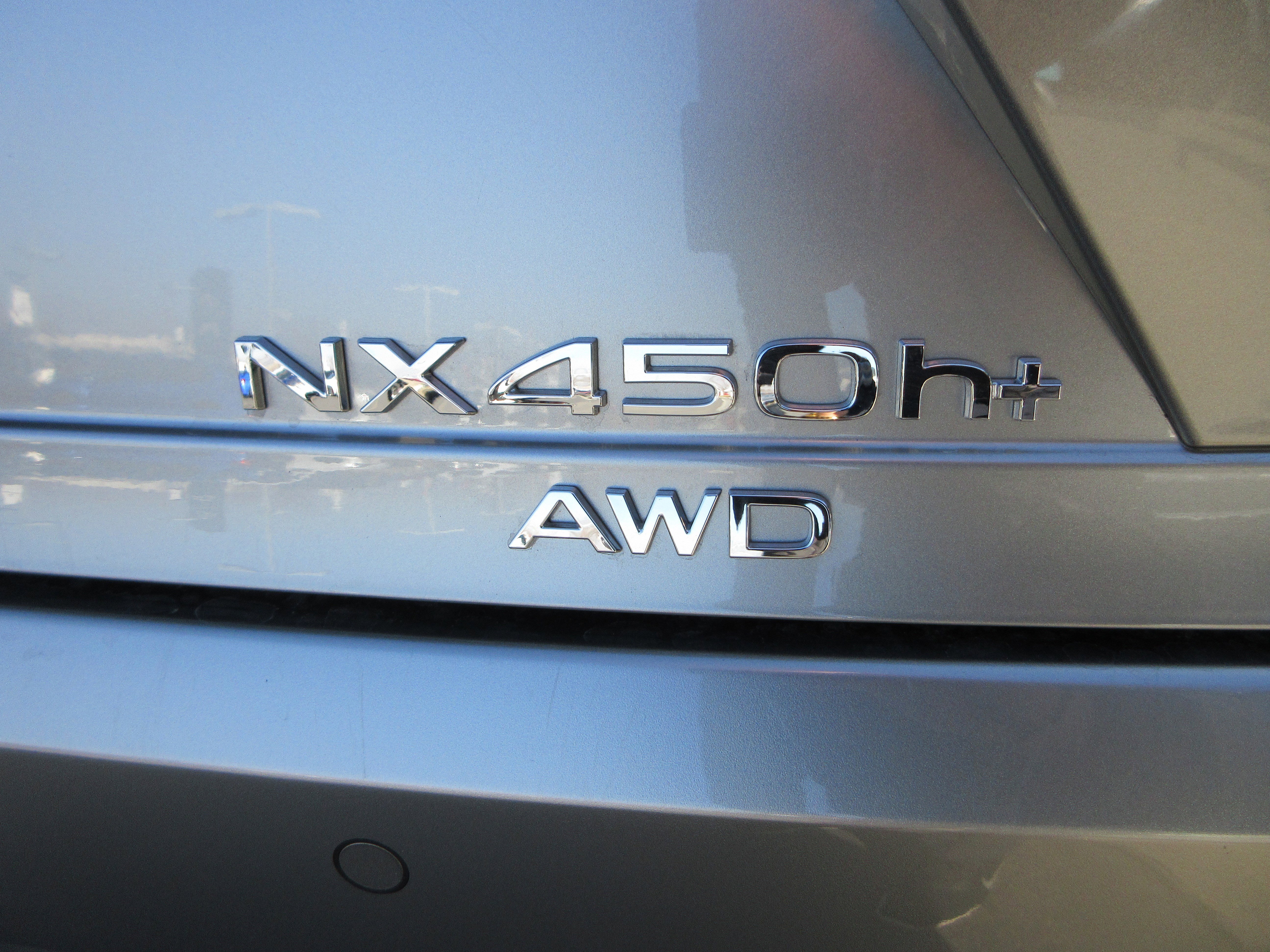 2026 Lexus NX 450h+ Luxury - Photo 8