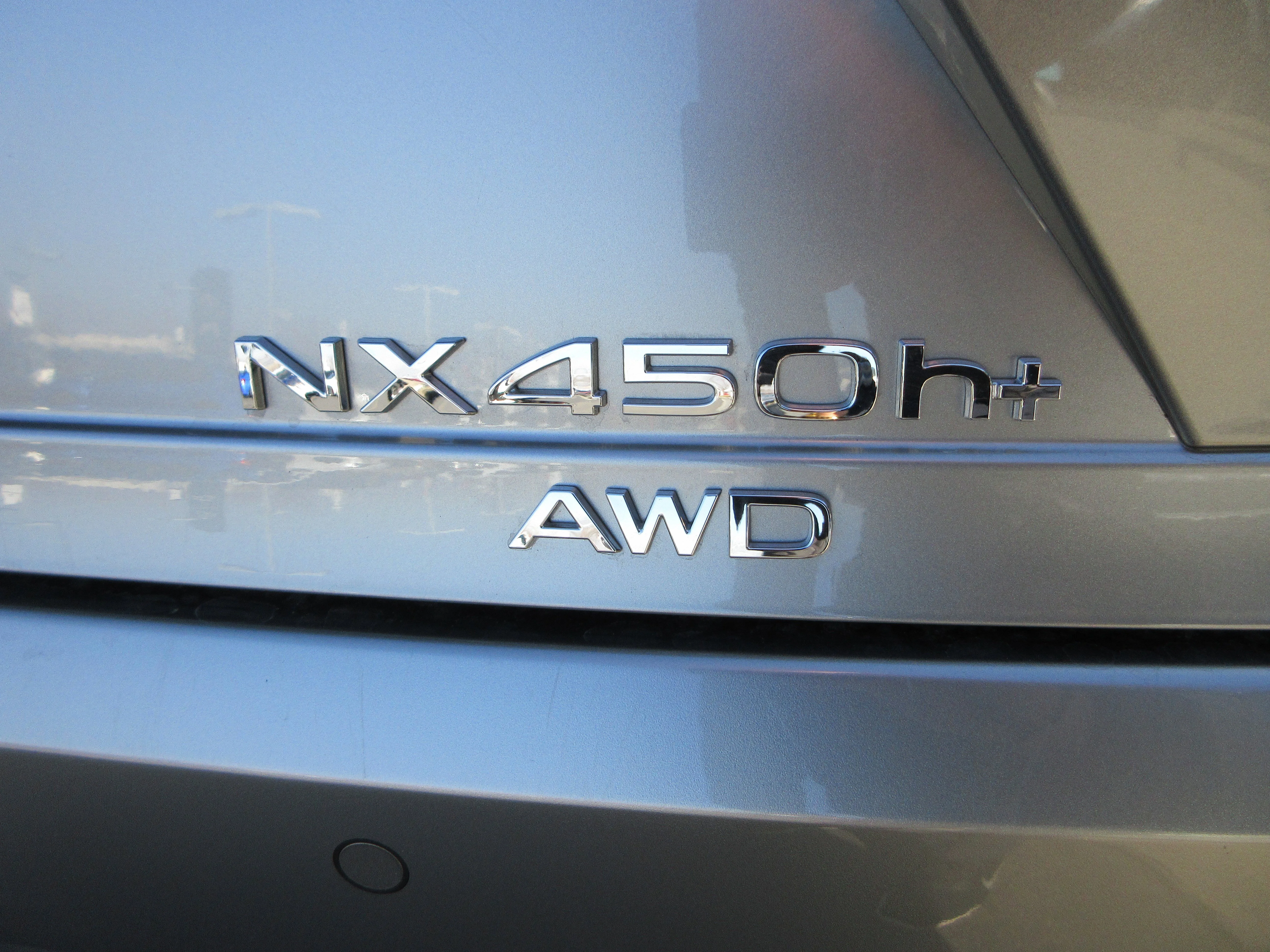2026 Lexus NX 450h+ Luxury - Photo 8