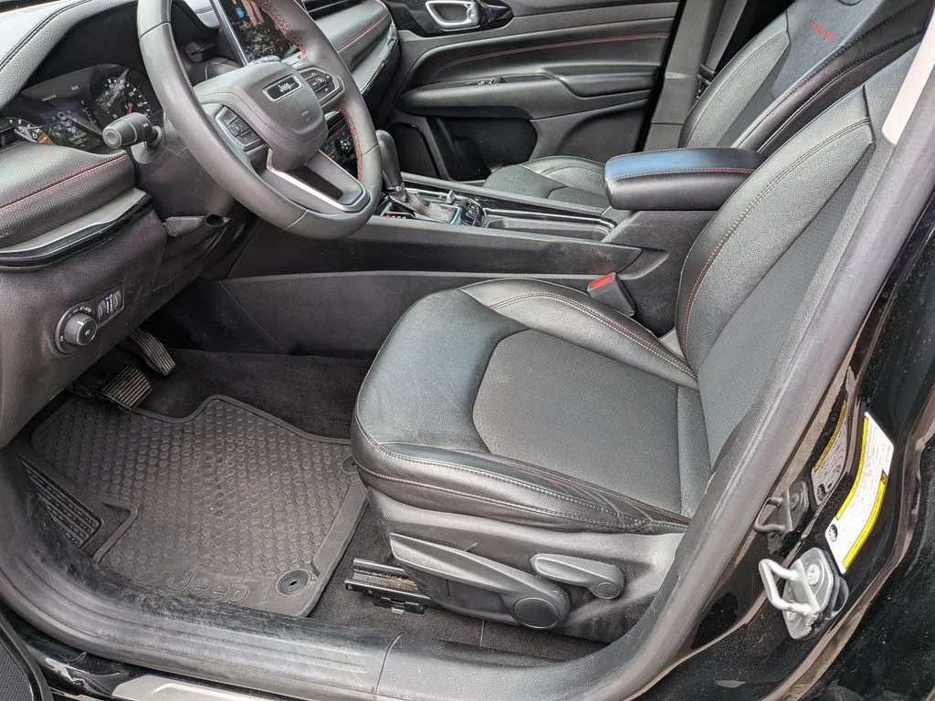 Used 2022 Black Jeep Trailhawk image 11