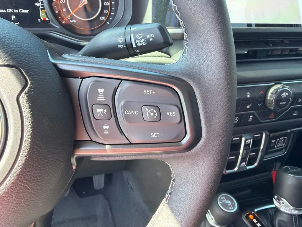 New 2026 Black Clear-Coat Exterior Paint Jeep Sahara image 25