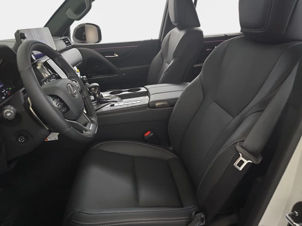 New 2026 Eminent White Pearl Lexus LUXURY image 15
