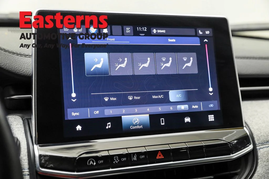Used 2022 Black Jeep Latitude image 19