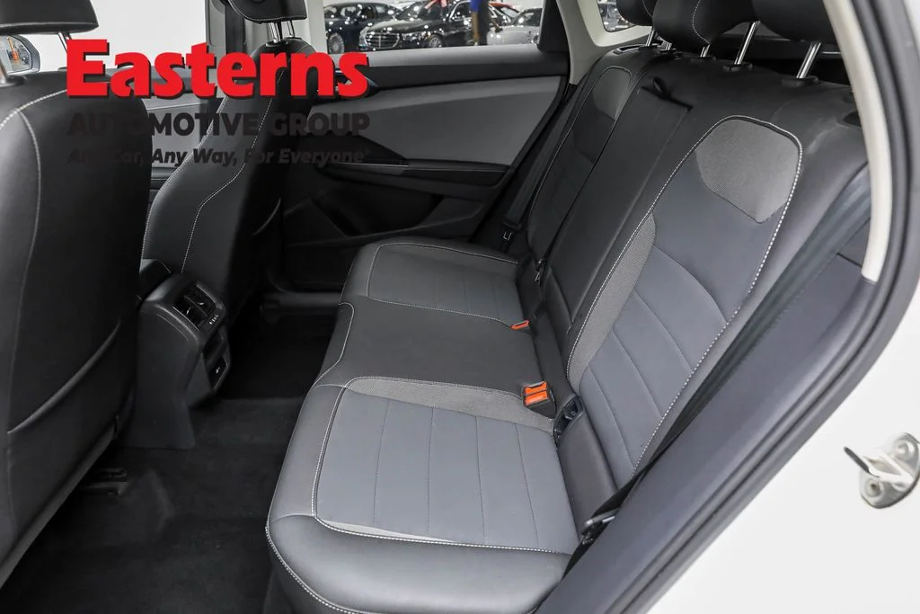 Used 2024 White Volkswagen 1.5T SE image 15