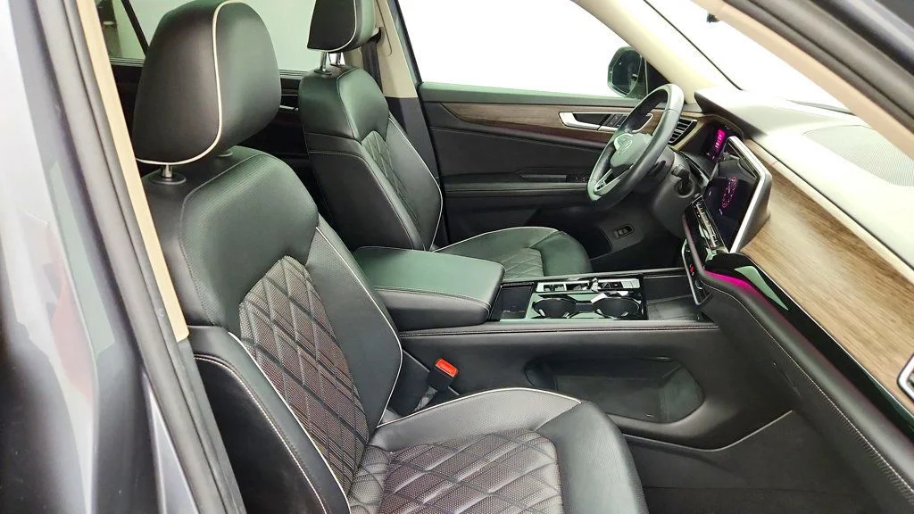 Used 2024 Platinum Gray Metallic Volkswagen 2.0T SEL Premium R-Line 4MOTION image 24