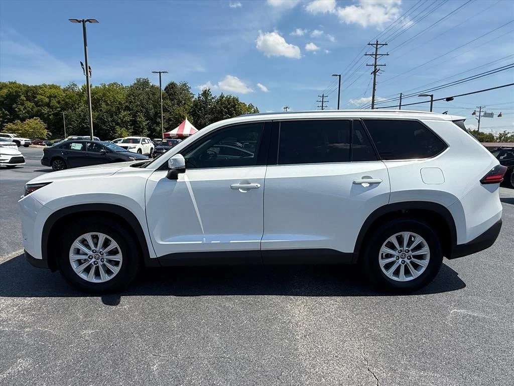 Used 2026 Pearl Toyota XLE image 1