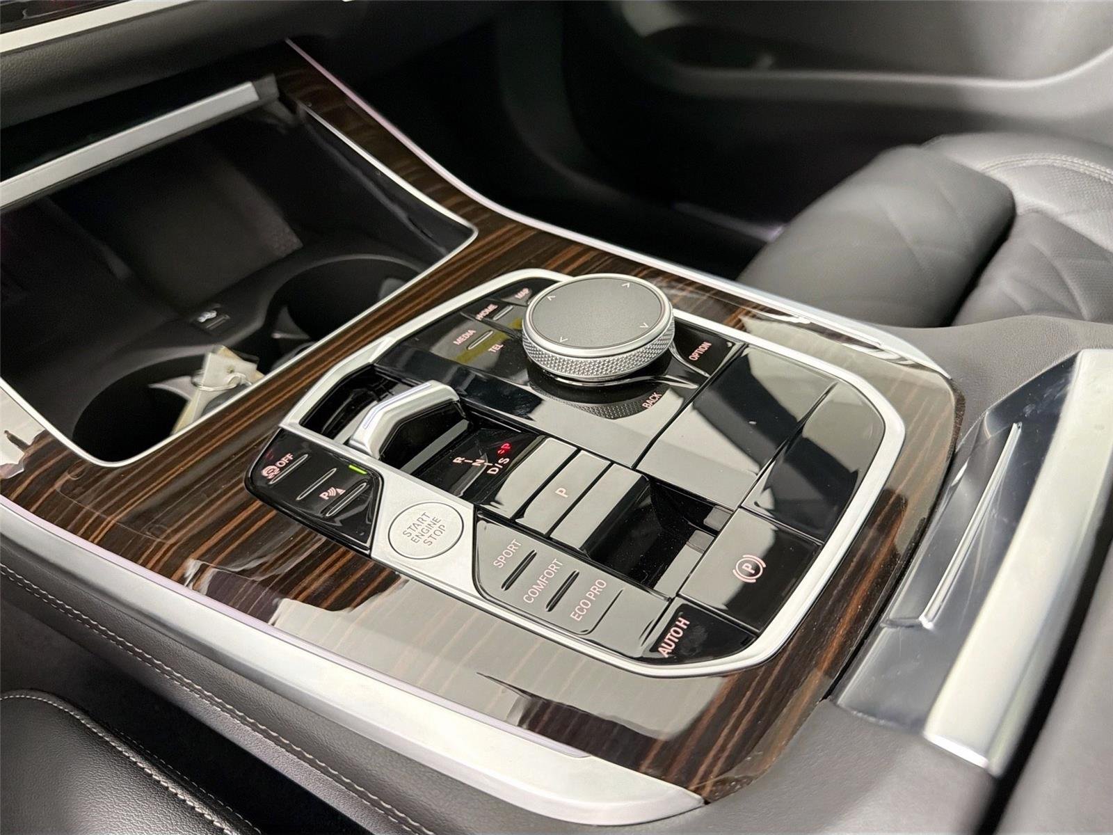 New 2026 Black Sapphire Metallic BMW sDrive40i image 32