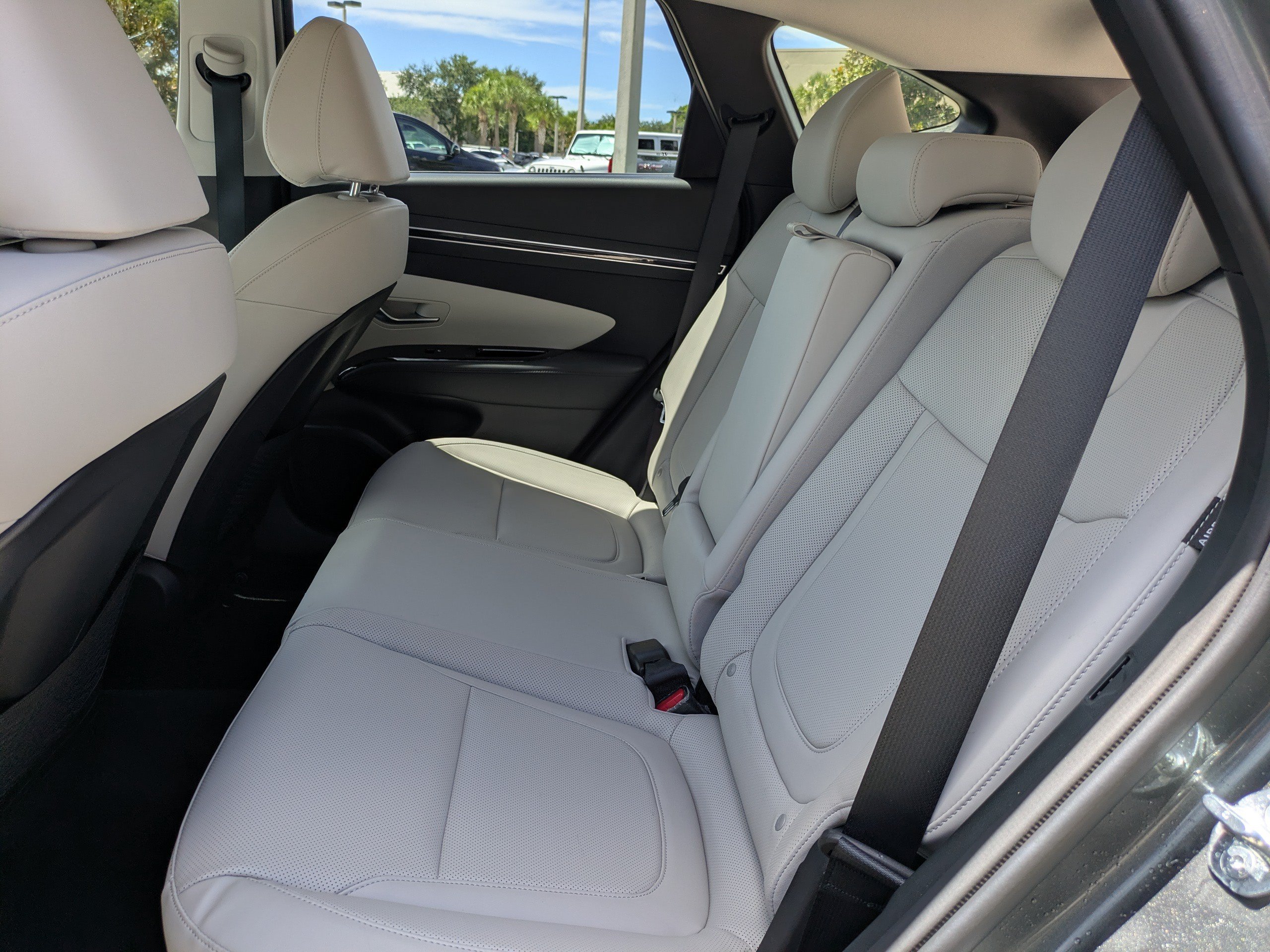 Certified Used 2024 Amazon Gray Hyundai SEL CONVENIENCE image 13