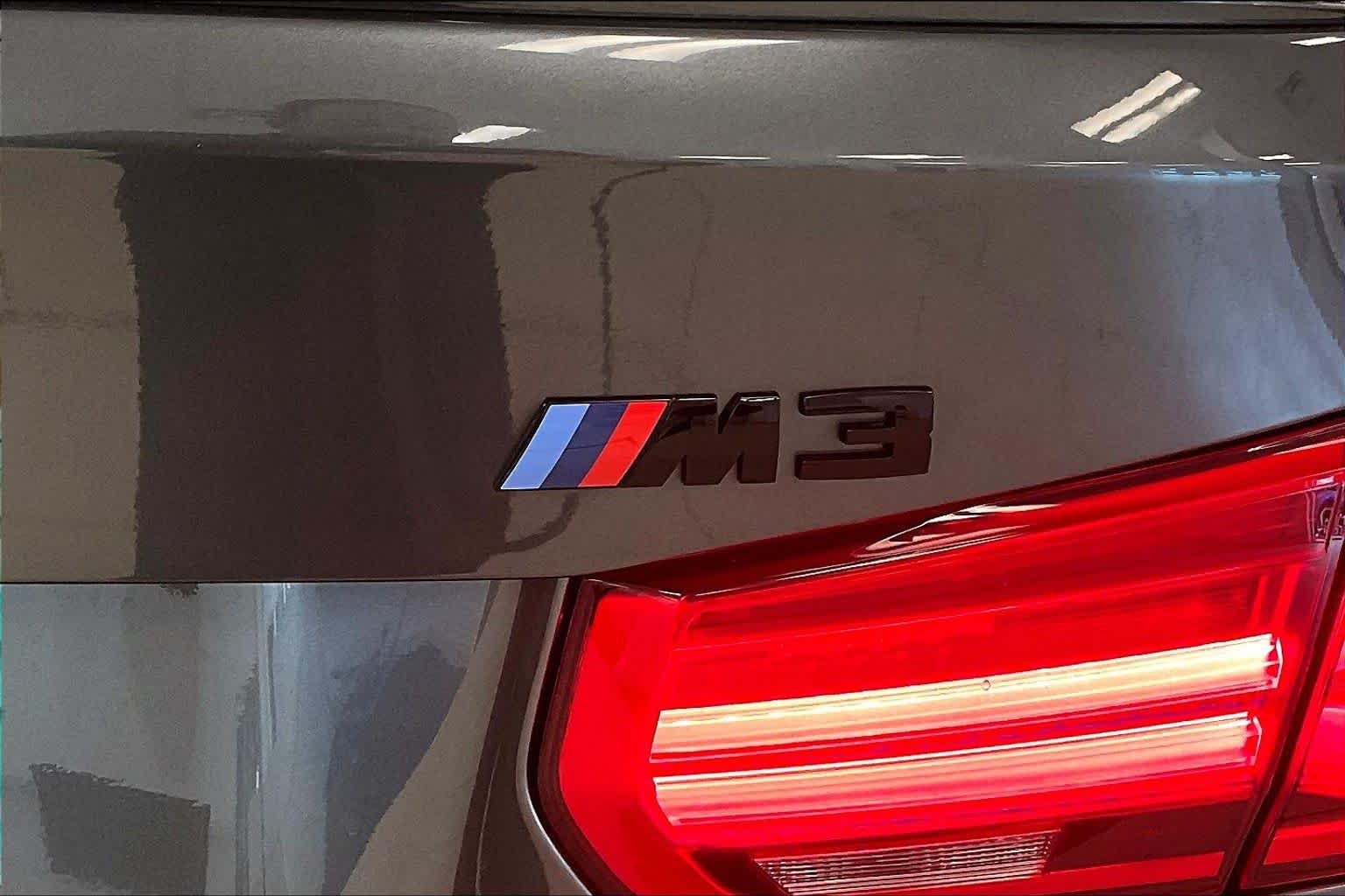 Used 2017 Mineral Gray Metallic BMW  image 29