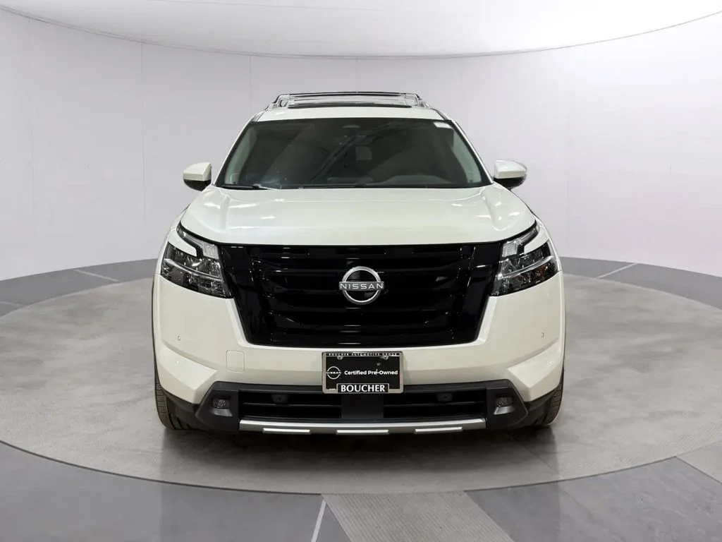 Used 2024 White Nissan SL image 8