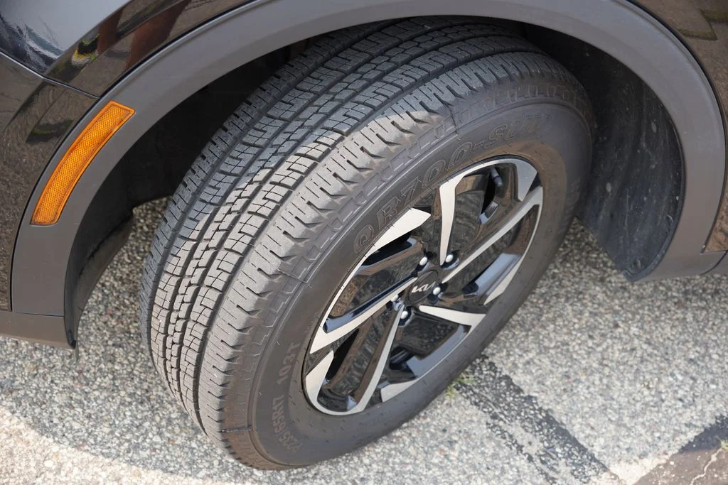 Certified Used 2023 Fusion Black Kia LX image 13