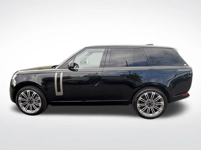 New 2026 Santorini Black Land Rover SE image 5