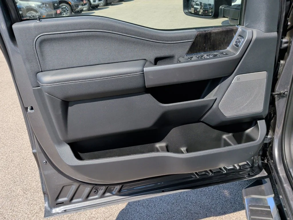 New 2027 Carbonized Gray Metallic Ford F-250® Lariat® image 9