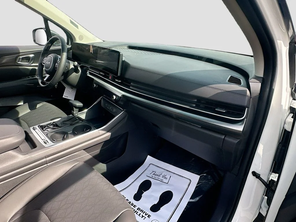 New 2026 Snow White Pearl Kia SX image 31