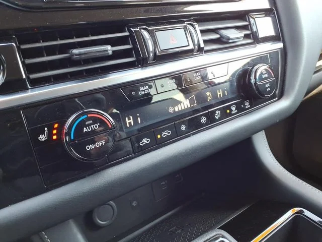 2024 Nissan Pathfinder SL - Photo 27