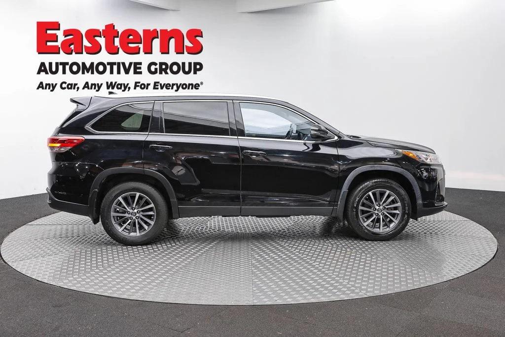 Used 2019 Black Toyota XLE image 4