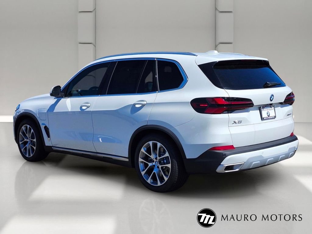 New 2026 White BMW xDrive50e image 3