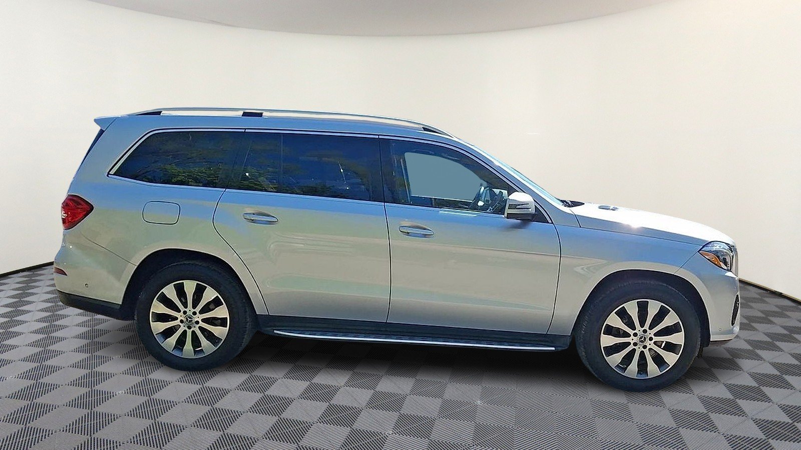 Used 2019 Iridium Silver Metallic - 775 Mercedes-Benz 4MATIC® image 9