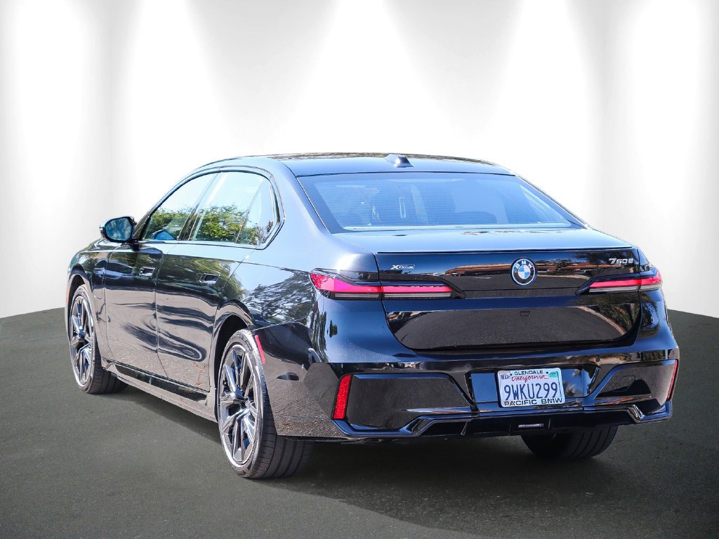 2026 BMW 7 Series photo 4