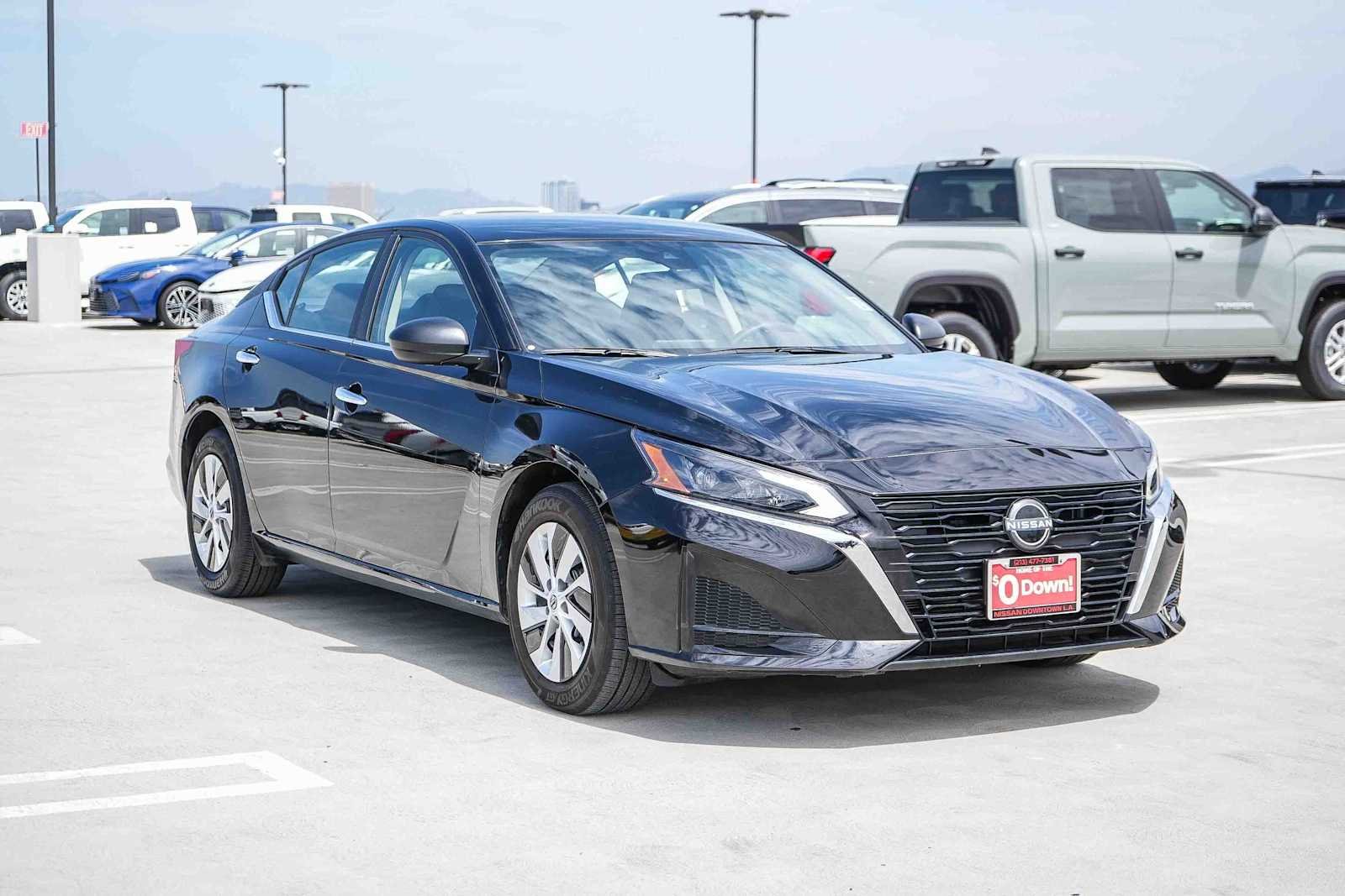 Certified Used 2025 Super Black Nissan S image 3