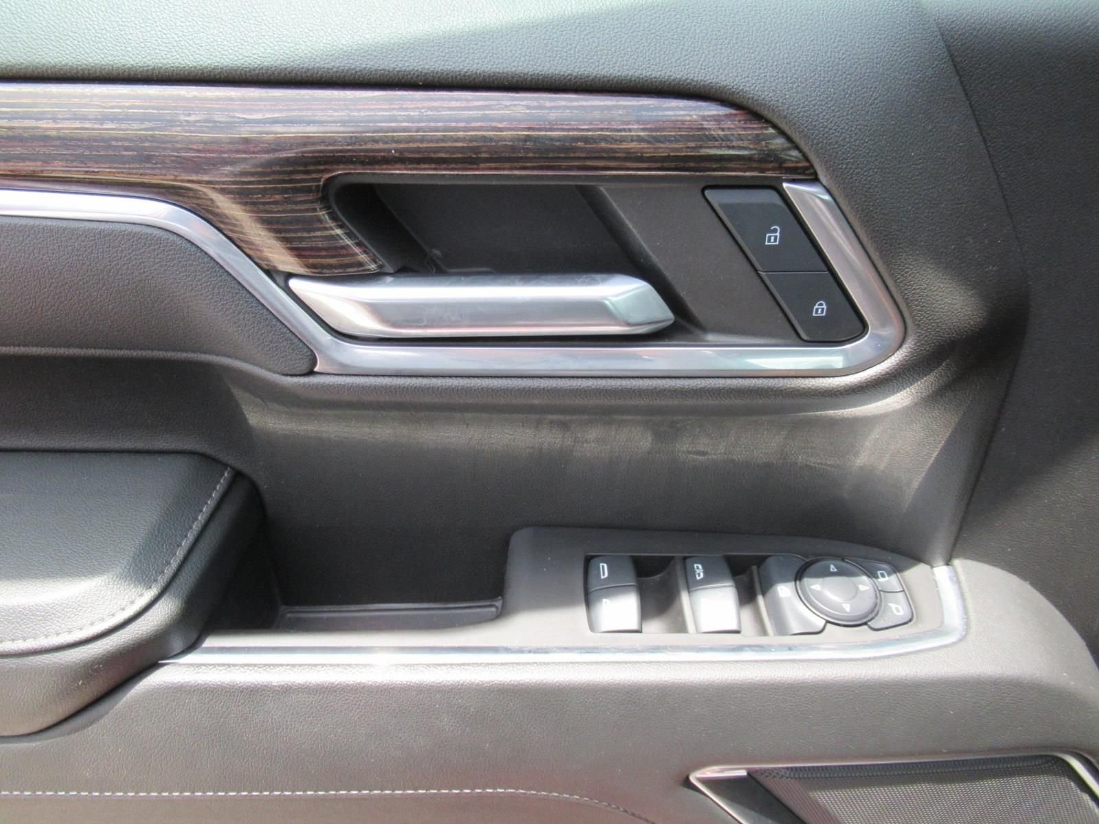Used 2024 Red GMC Elevation image 21