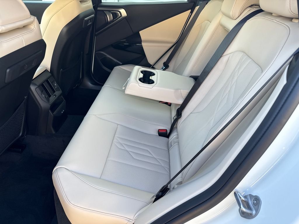 New 2026 Alpine White BMW 30 xDrive image 18