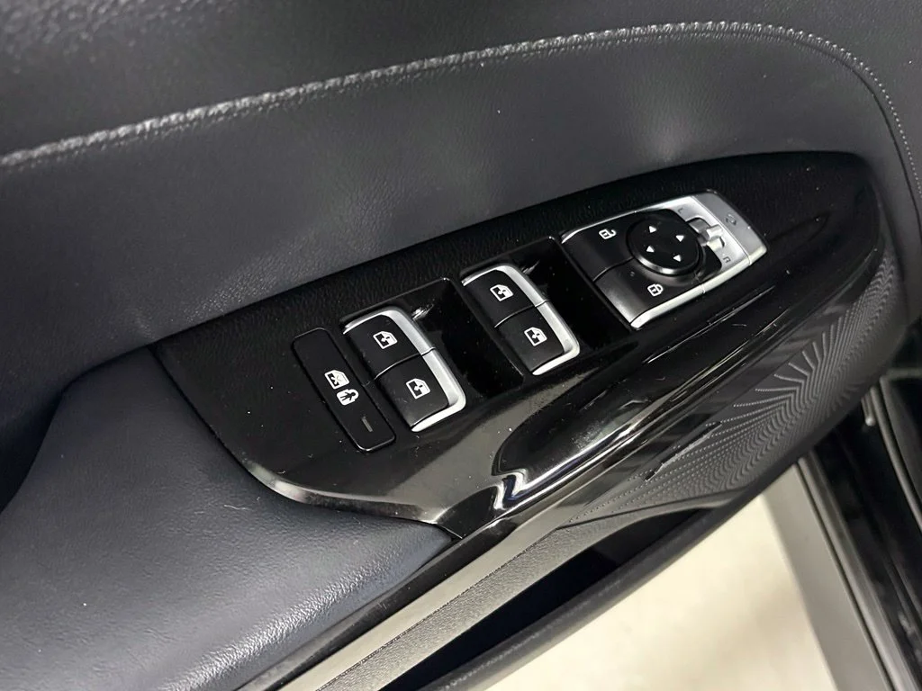Used 2024 Ebony Black Kia EX image 15