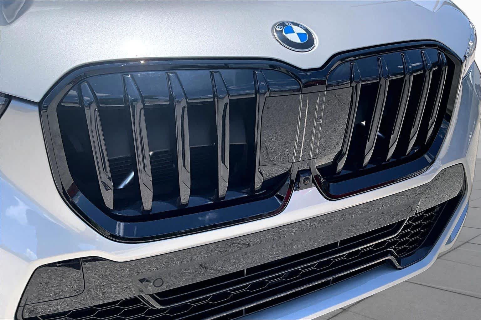 Used 2026 Space Silver Metallic BMW xDrive28i image 28