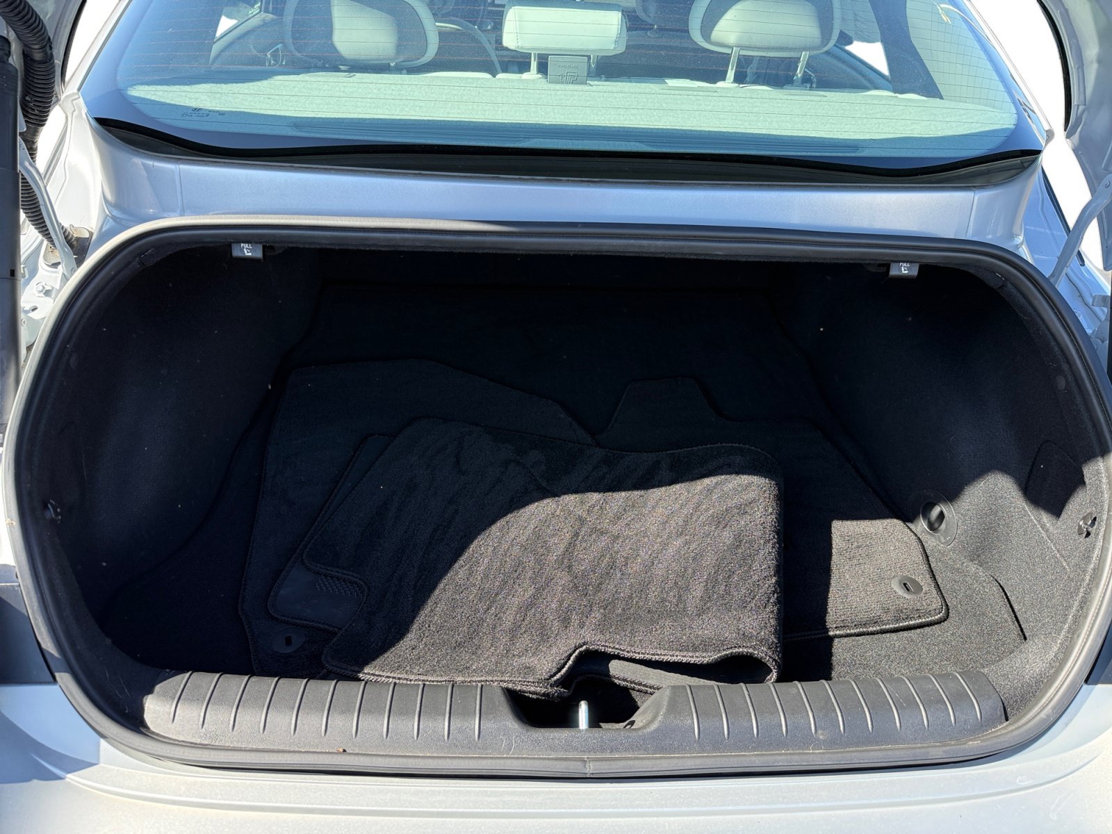 Used 2023 Gold Hyundai SEL image 17