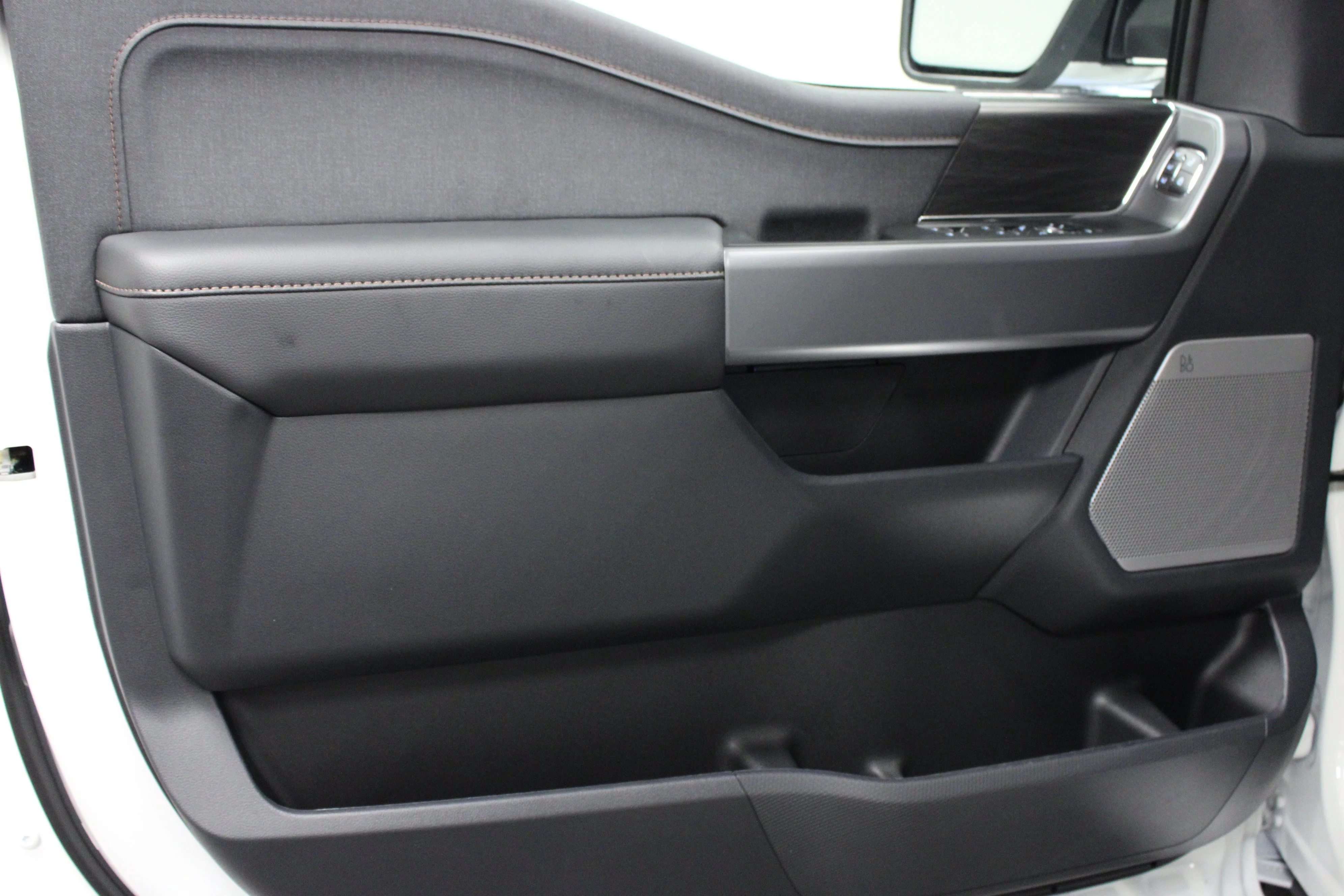 New 2026 Star White Metallic Tri-Coat Ford Lariat® image 11