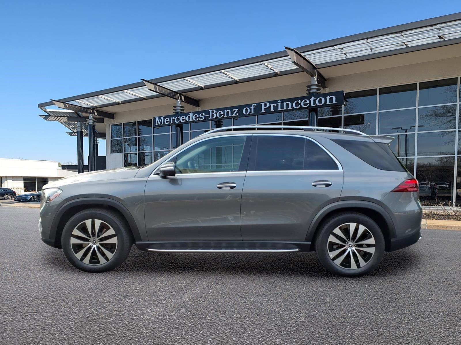 Certified Used 2024 Selenite Grey Metallic Mercedes-Benz GLE 350 4MATIC® SUV image 6