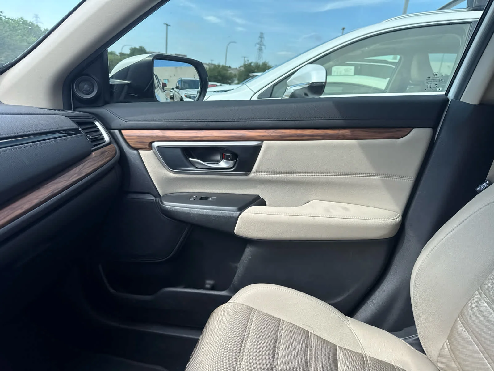 Used 2018 White Diamond Pearl Honda EX image 15