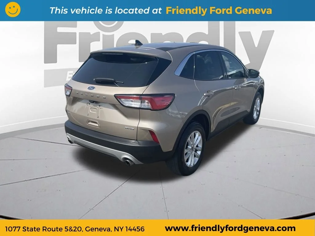 Used 2021 Gold Ford SE image 5