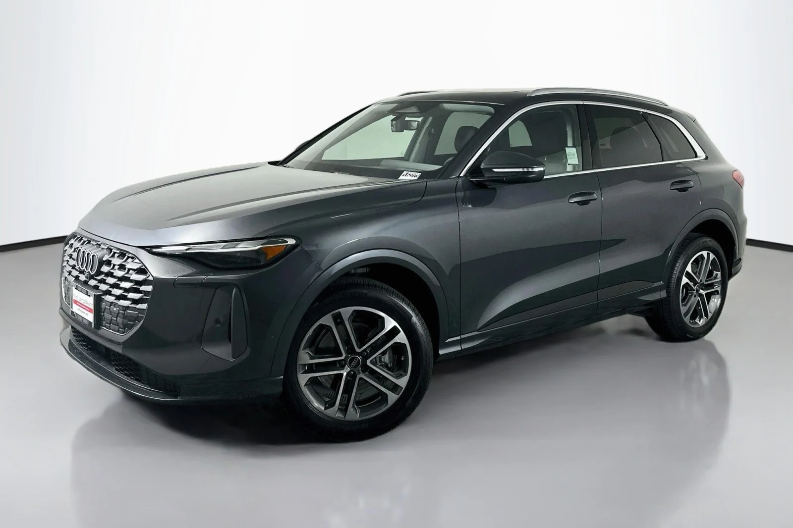 <span style='font-size: 28px; color:#111'>Luxury Loaner 2026 Q5 SUV</span>